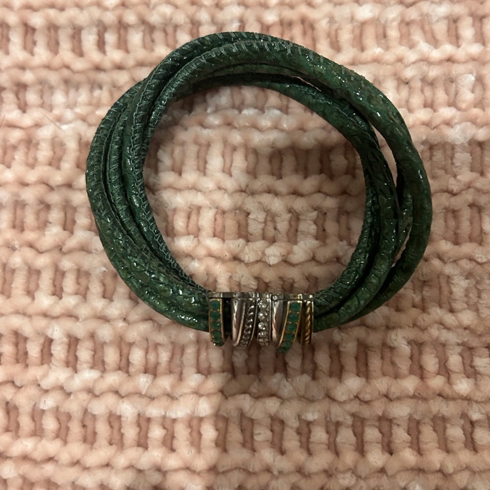Elegant Green Leather Bracelet